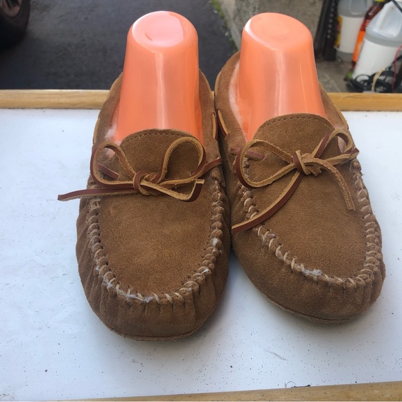 Minnetonka 3311 Women's Chestnut Tan Suede Leather Moccasin Slippers Size 9 - Picture 2 of 10
